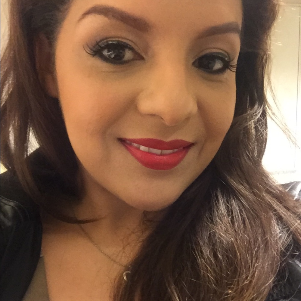 Meet your Posher, Angie